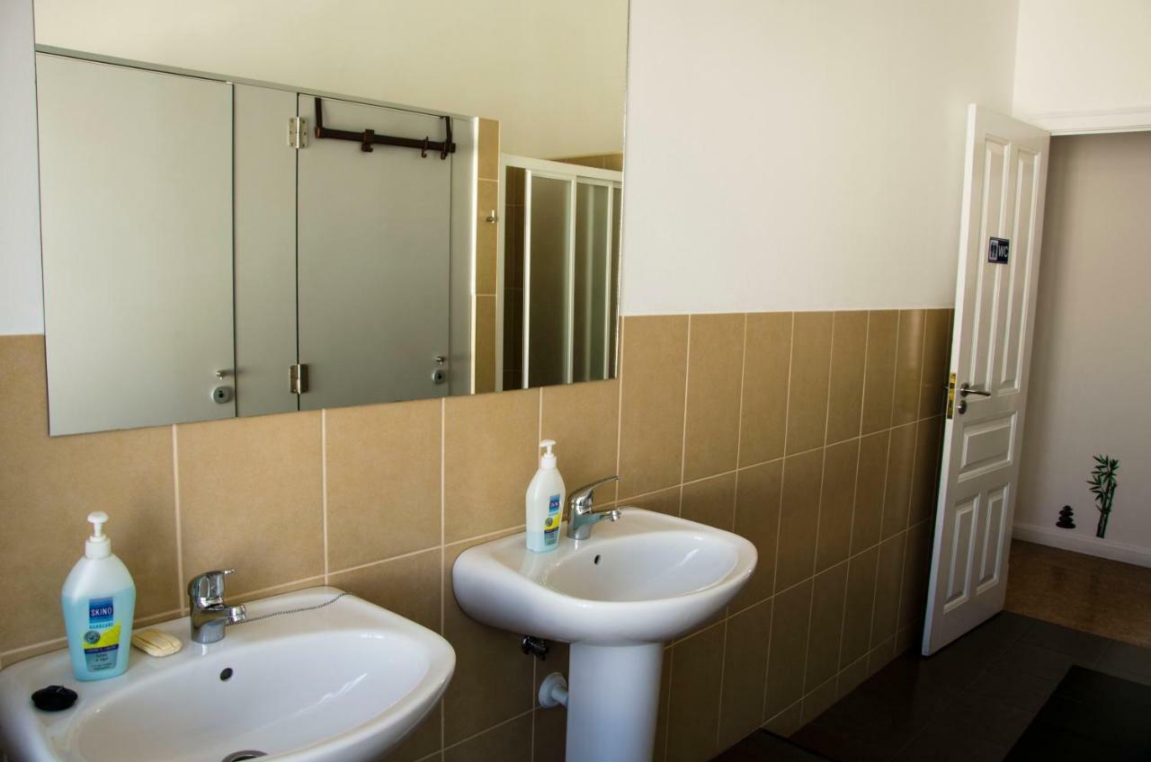 White Sun Hostel Lagos Bagian luar foto