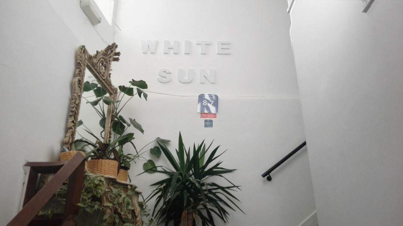 White Sun Hostel Lagos Bagian luar foto